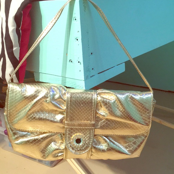 Handbags - A leather purse